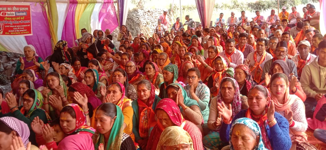 सलधार गांव में नवरात्रों के पर्व पर श्रीरामनाथ मंदिर में चल रही श्रीराम कथा