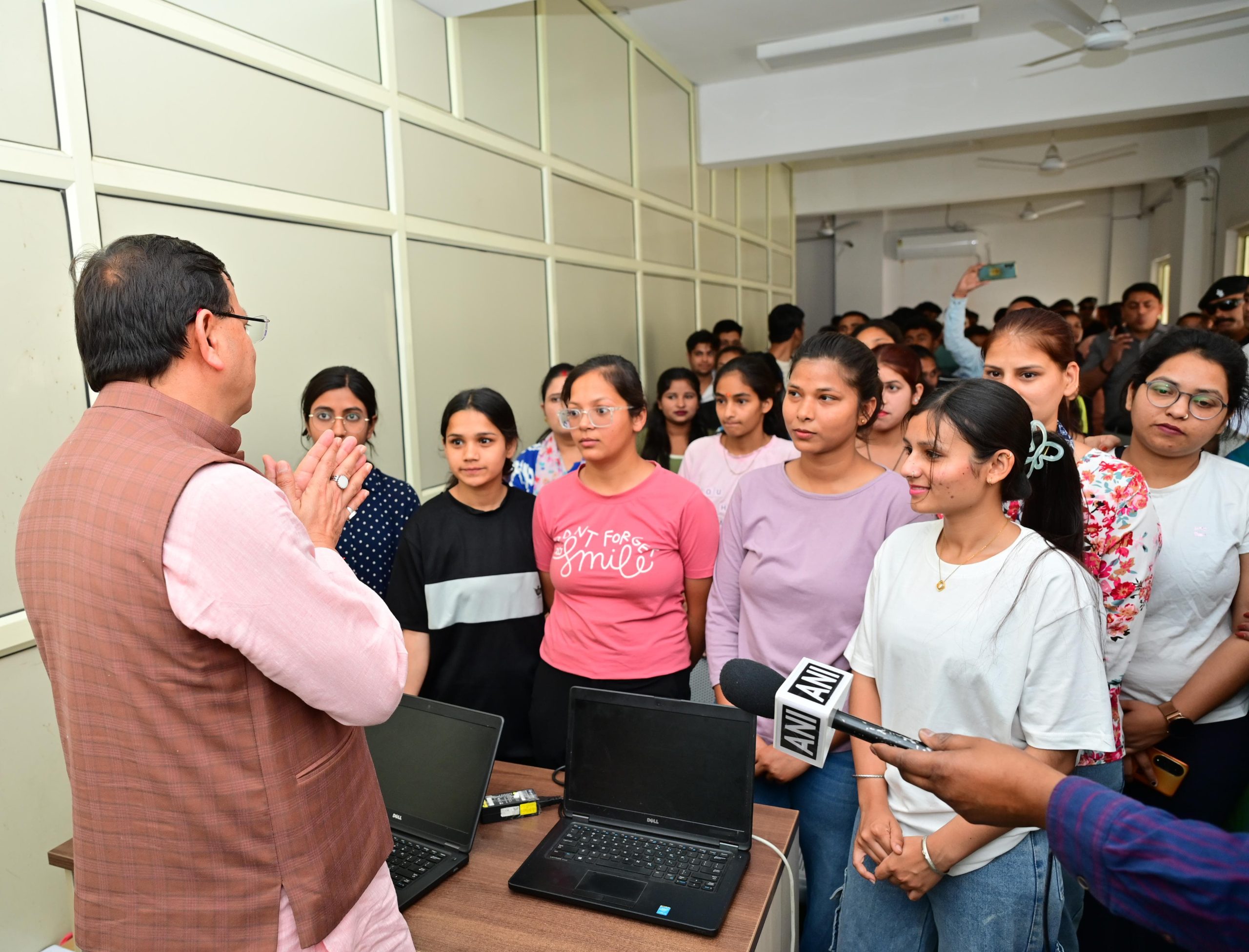 चारधाम यात्रा से पहले ग्राउंड जीरो पर पहुंचे मुख्यमंत्री पुष्कर सिंह धामी