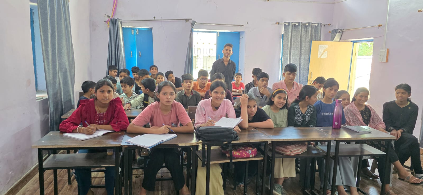 भारतीय भाषा समर कैंप में सीख रहे नौनिहाल कुमाऊंनी भाषा