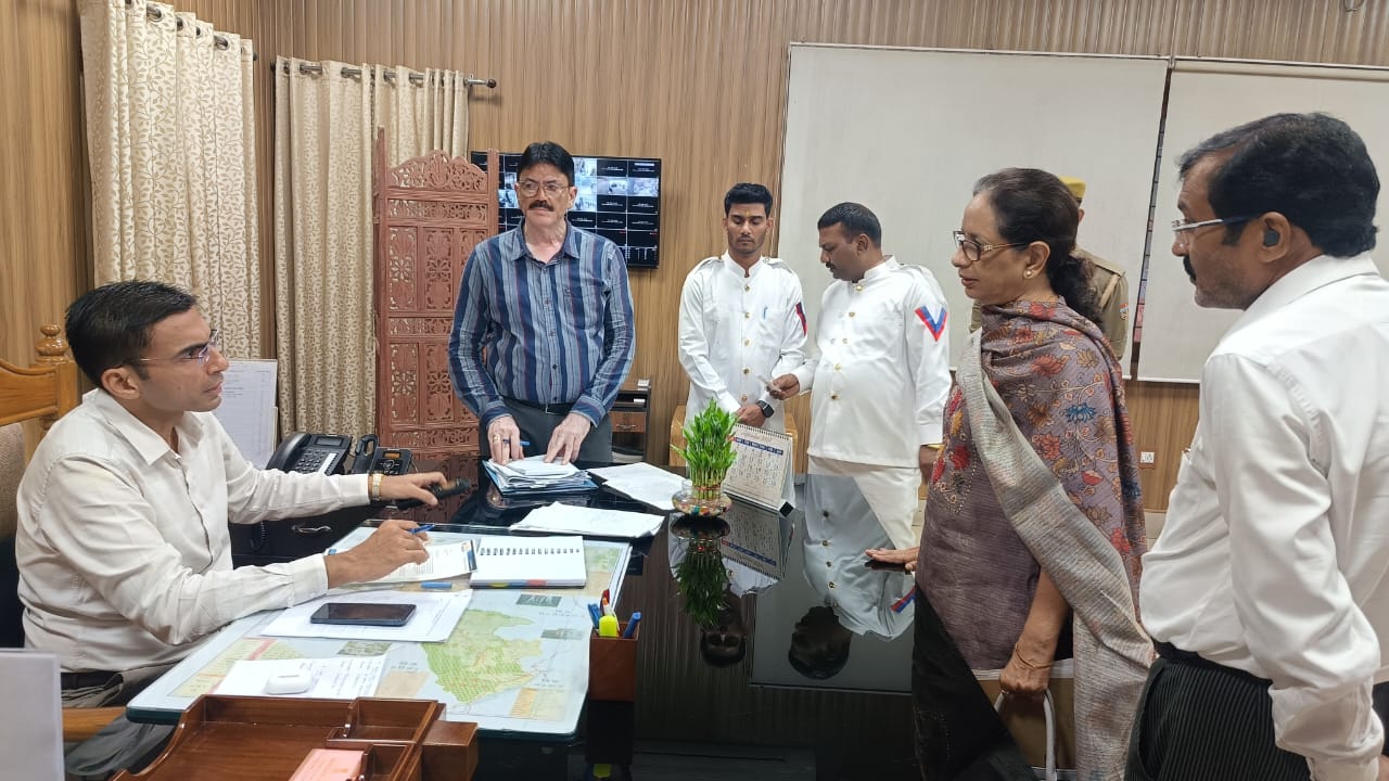 जानिए कैसे -निजी स्कूल कर रहा था टीसी देने में आनाकानी;फिर उसी दिन काटी टीसी