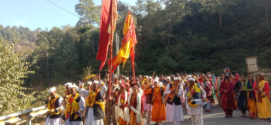 पांडवों ने किया पिंडर नदी के तट पर राजा पांडु का पिंडदान