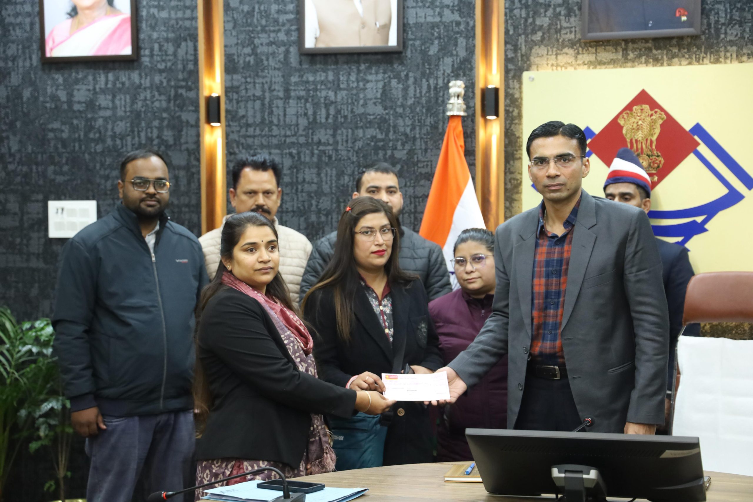 नागरिक के साथ वित्तीय संस्थानों की मनमानी, अनुचित व्यवहार नहीं किया जाएगा बर्दाश्तः डीएम