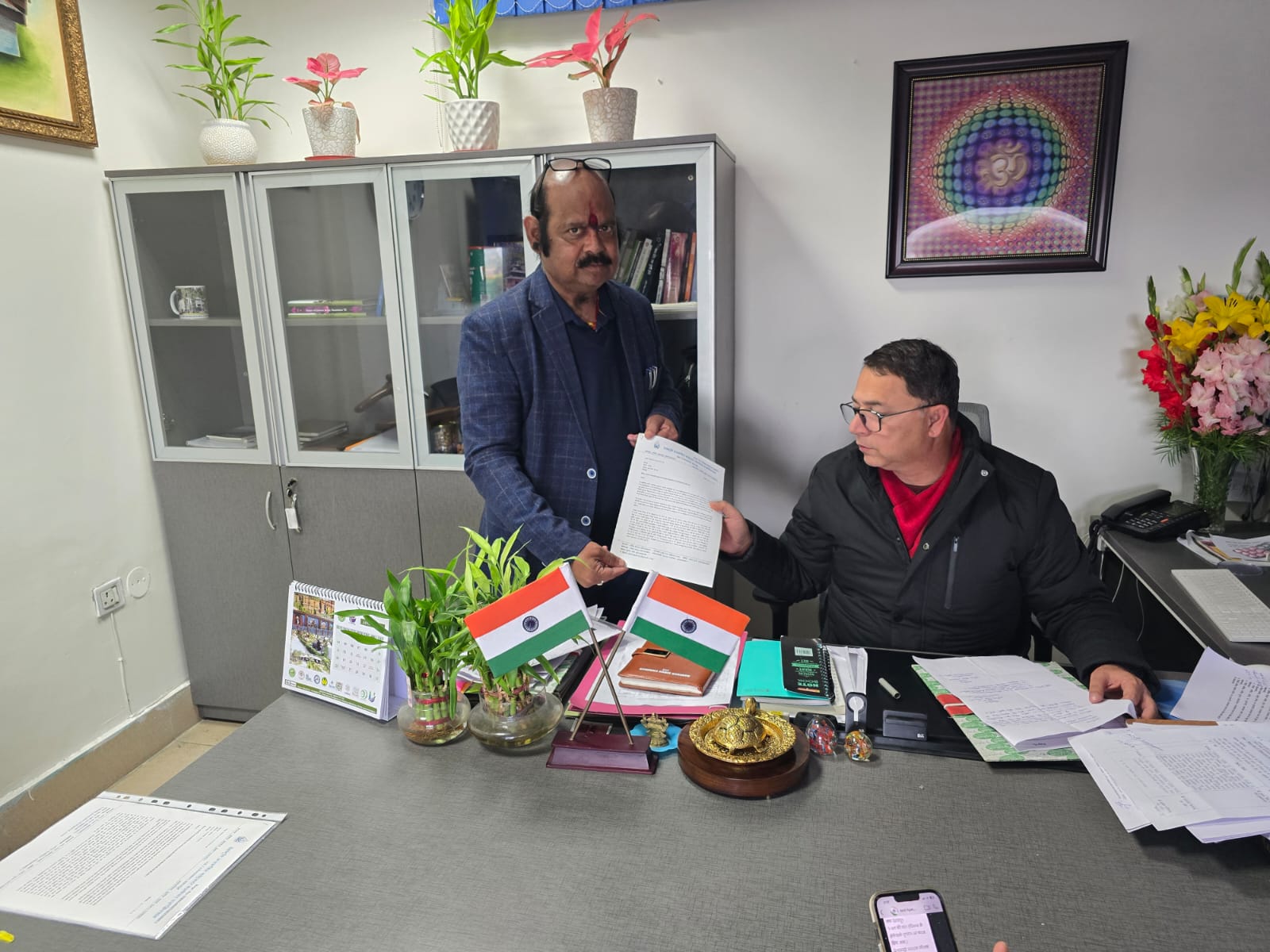 देवभूमि जल शक्ति कांट्रेक्टर वेलफेयर एसोसिएशन ने डॉ. रणवीर सिंह चौहान, पे जल सचिव से मुलाकात की एवं दिया ज्ञापन