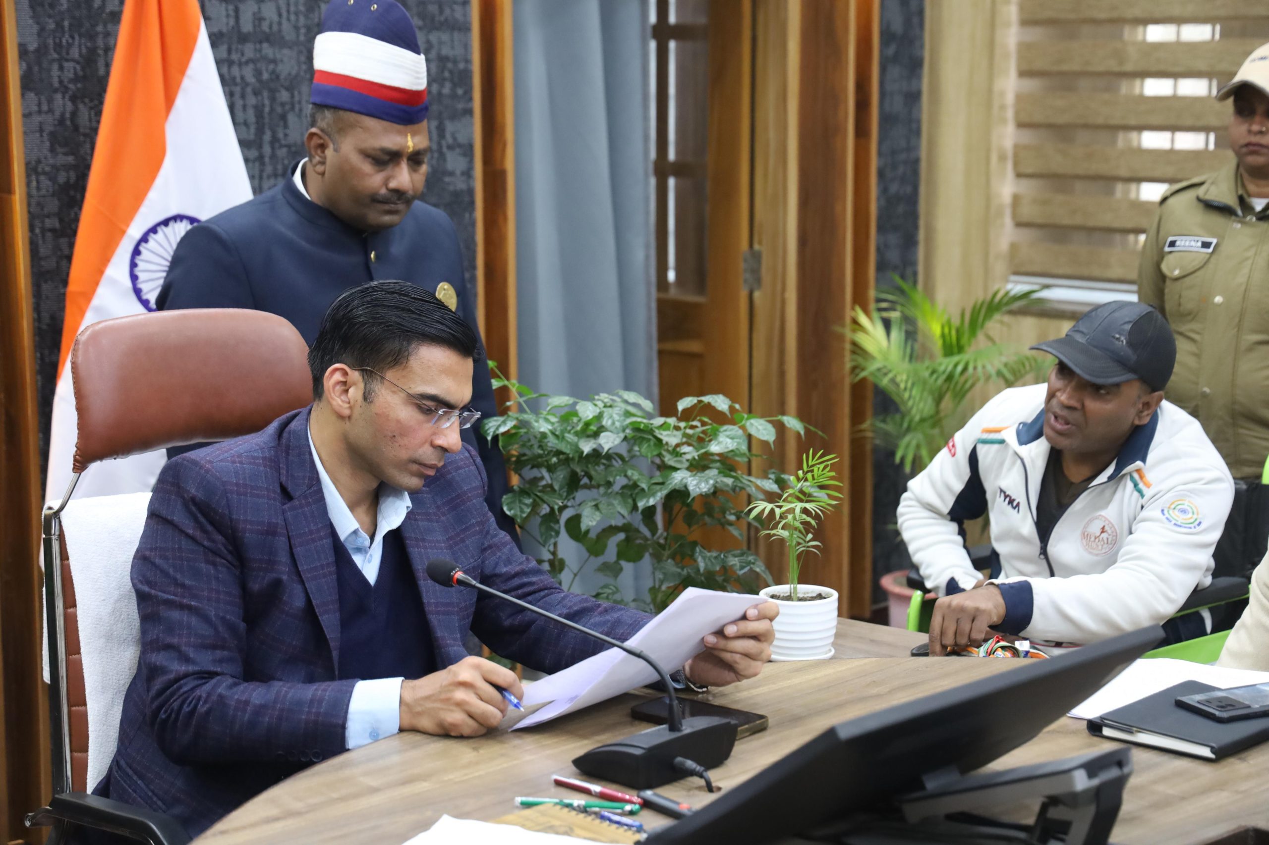 Ex-serviceman Rajesh Kumar, a resident of Kotra Santoor, was granted land possession; the DM had the baseless FIR removed from the police station.