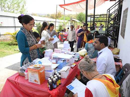 ग्रामीणों के लिए राहत: मुफ्त दवाइयां और जांच सुविधाओं के साथ स्वास्थ्य शिविर आयोजित