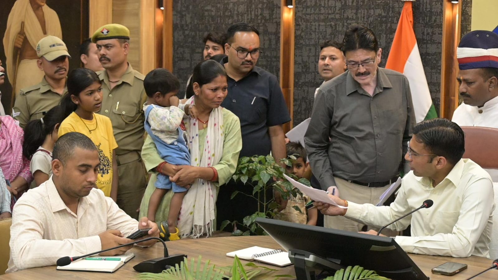 मुख्यमंत्री पुष्कर सिंह धामी के संकल्प से प्रेरित जिला प्रशासन, जन सुनवाई में समाधान से लेकर प्रवर्तन एक्शन तक