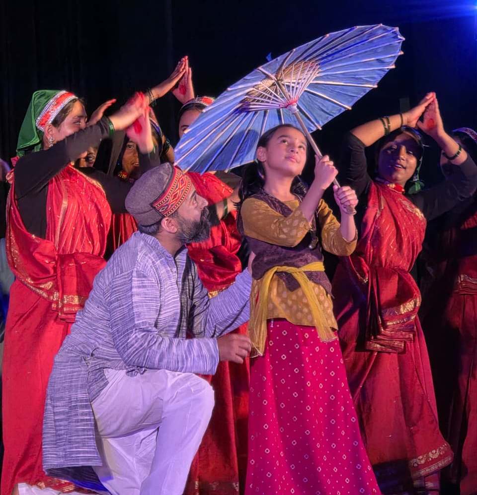 ‘नीली छतरी’ के माध्यम से आसरा ट्रस्ट के बच्चों ने छुआ दर्शकों का दिल