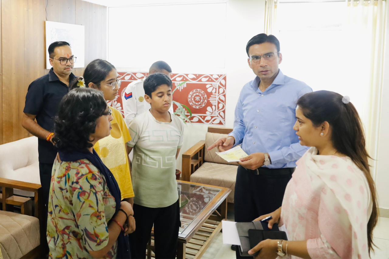 मुख्यमंत्री धामी के मार्गदर्शन में असहाय जरूरतमंदों को सबल बनाता जिला प्रशासन