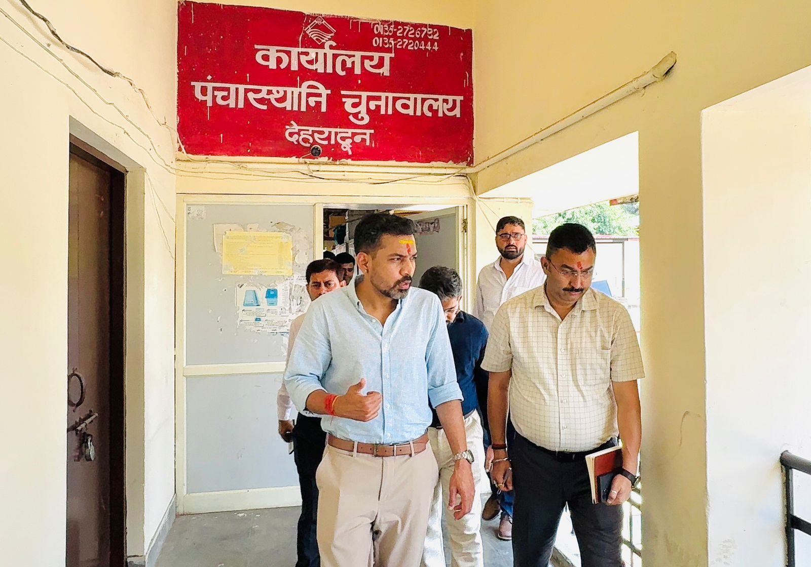 डीएम ने कलेक्ट्रेट परिसर स्थित कार्यालयों, रिकॉर्ड रूम एवं आपदा परिचालन केन्द्र का किया निरीक्षण