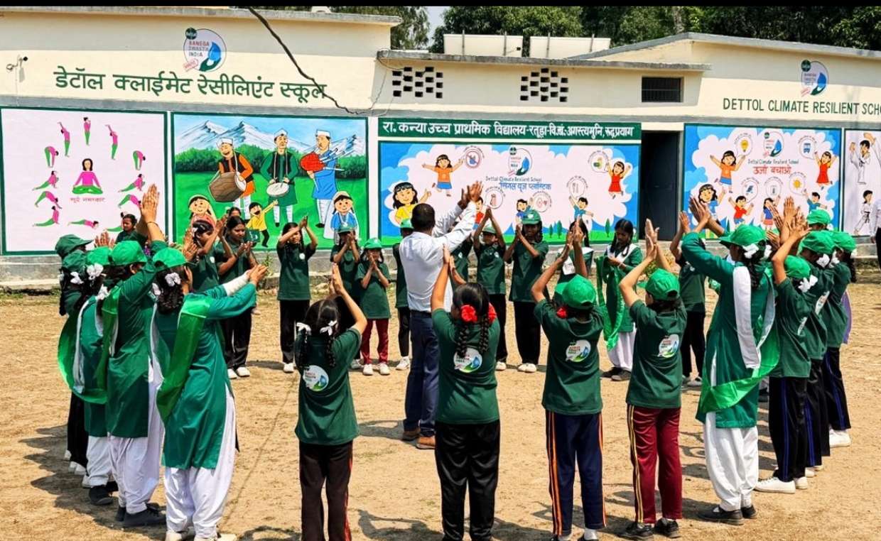जलवायु परिवर्तन के बीच उत्तराखंड में 'डेटॉल क्लाइमेट रेजिलीनिएंट स्कूल्स' दिखा रहे हैं बदलाव की नई राह