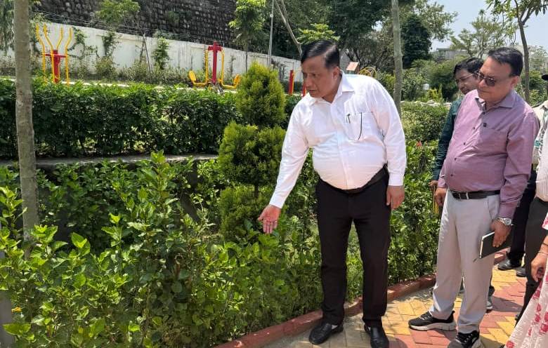 सिटी फॉरेस्ट, कालसी घाट, आमवाला तरला से धौलास आवासीय योजना तक उपाध्यक्ष बंशीधर तिवारी का मैराथन निरीक्षण